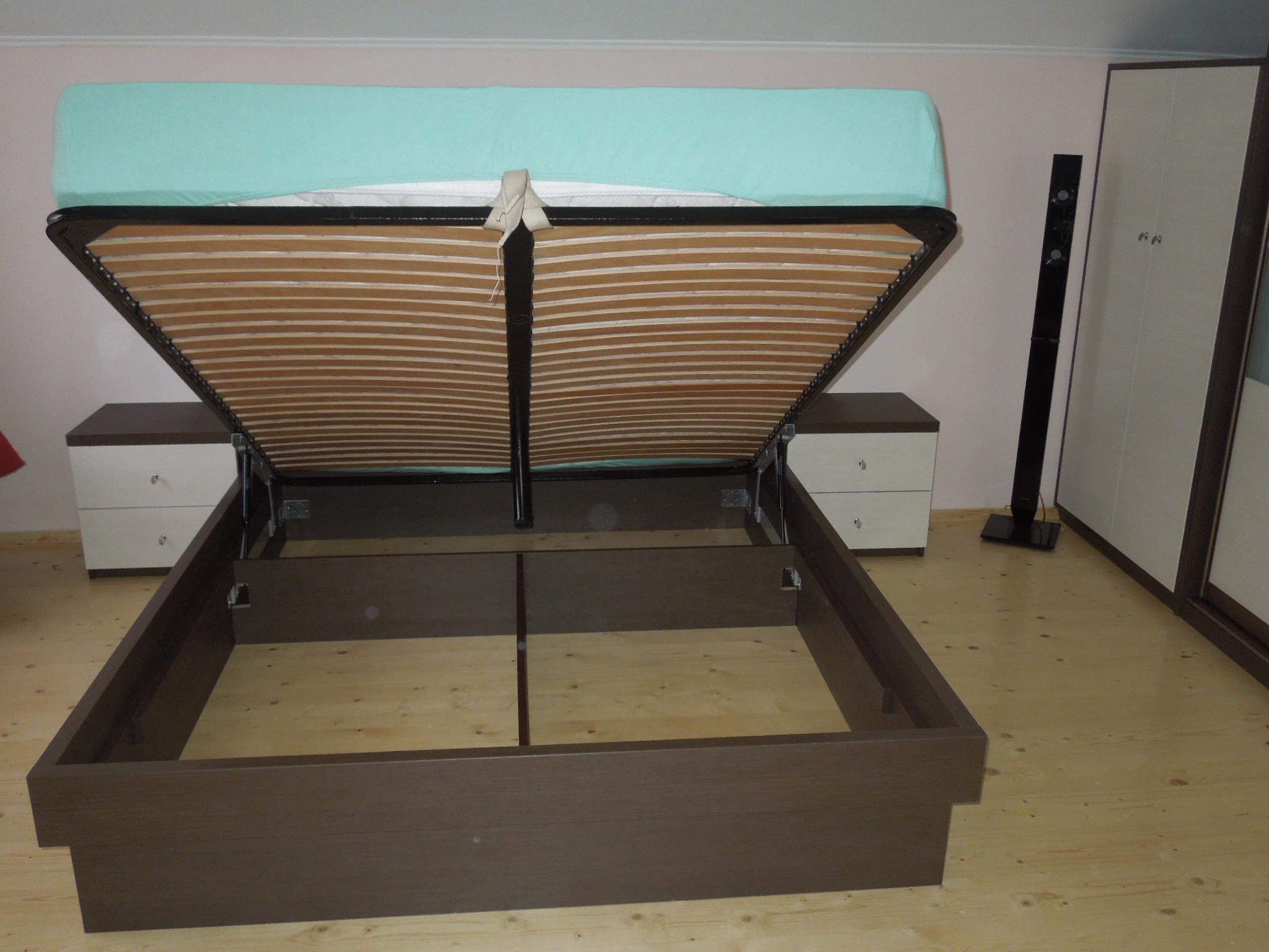 каркас-кровать для спальни
